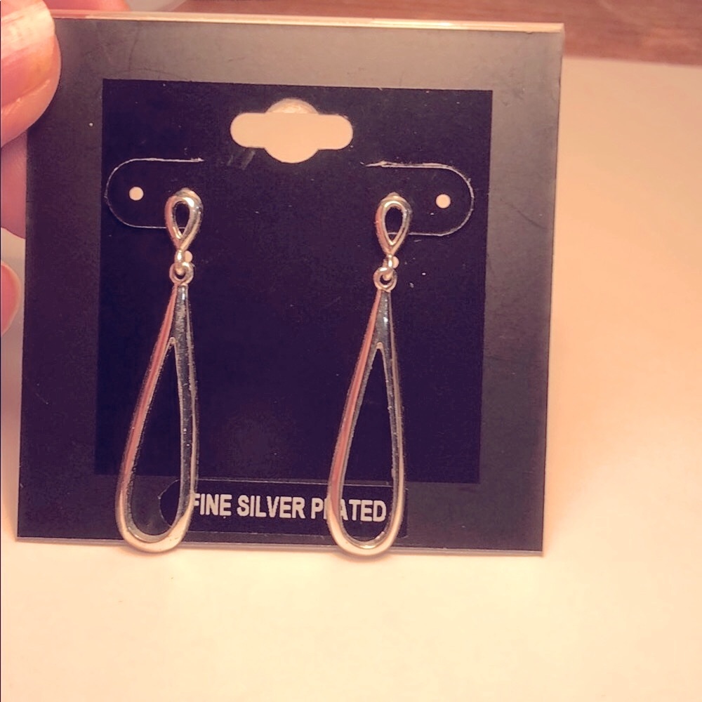 Silver dangling earrings with posts